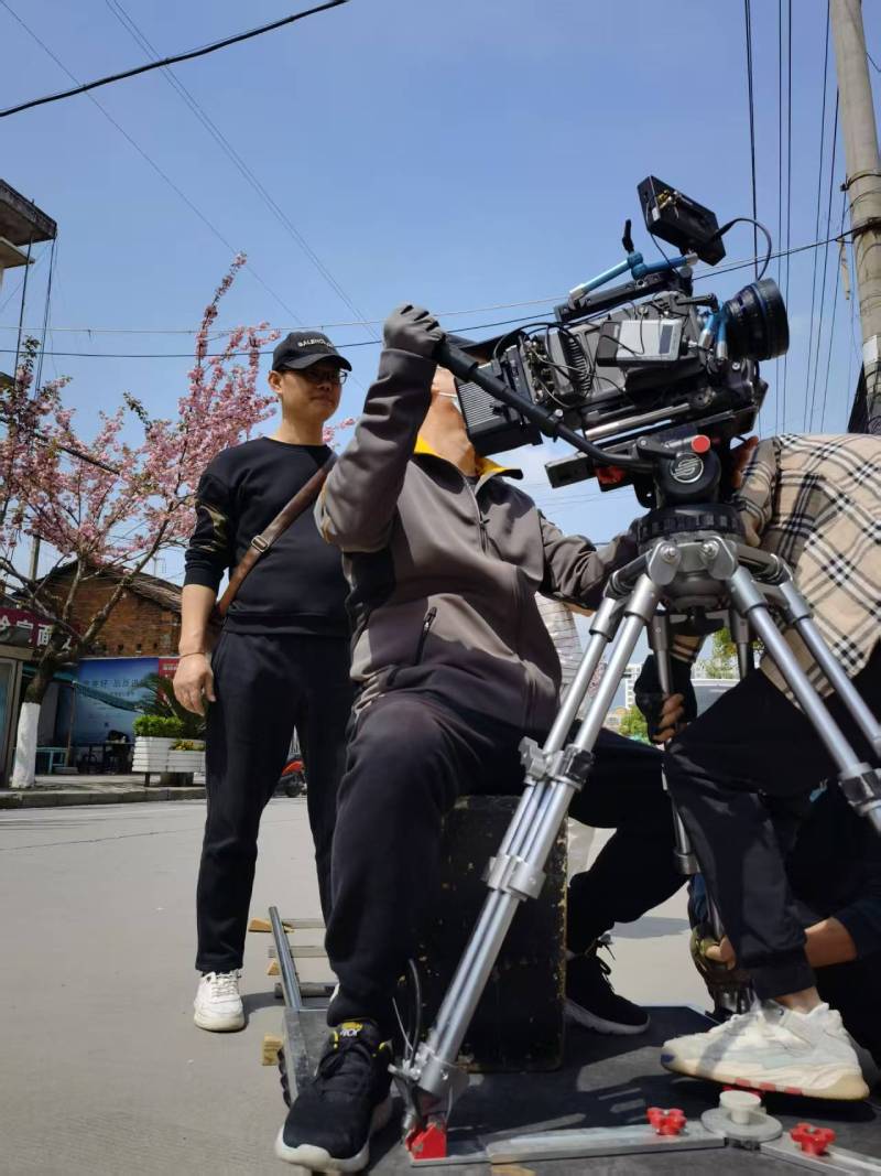 卢龙县广告片拍摄：快消品牌爆款之选，网感内容适配社媒传播！
